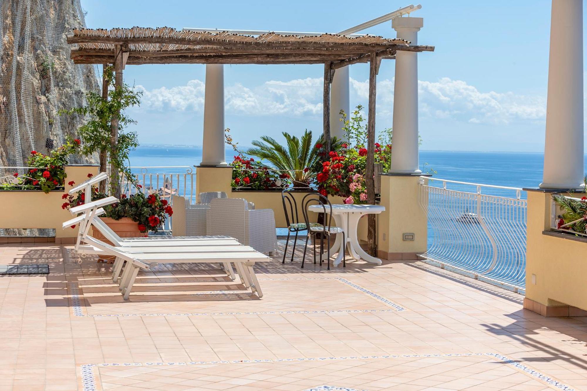 Apartments Amalfi Design Sea View Accessible By 250 Steps 外观 照片