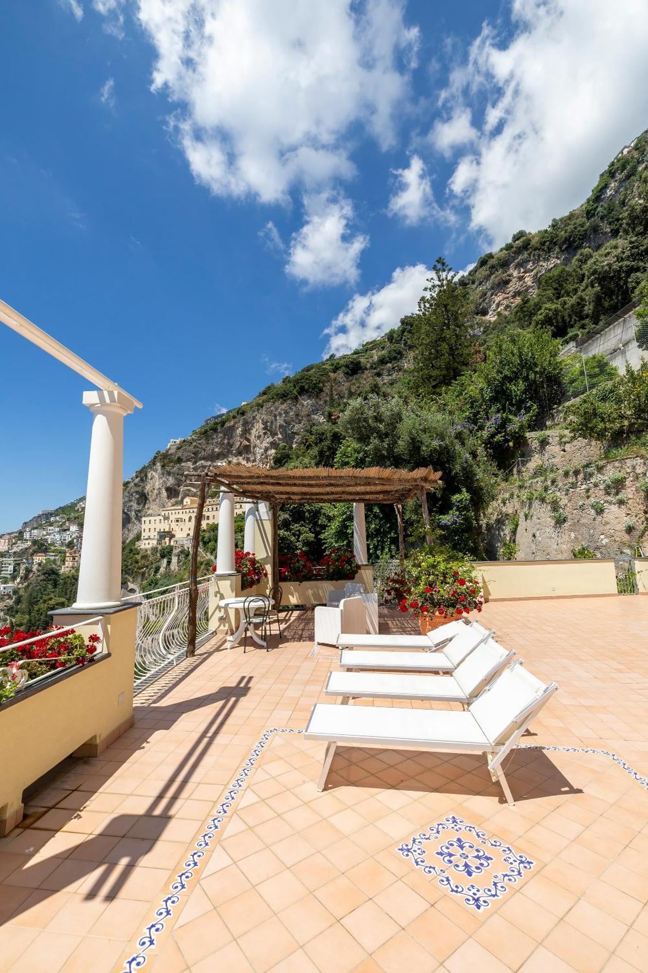 Apartments Amalfi Design Sea View Accessible By 250 Steps 外观 照片