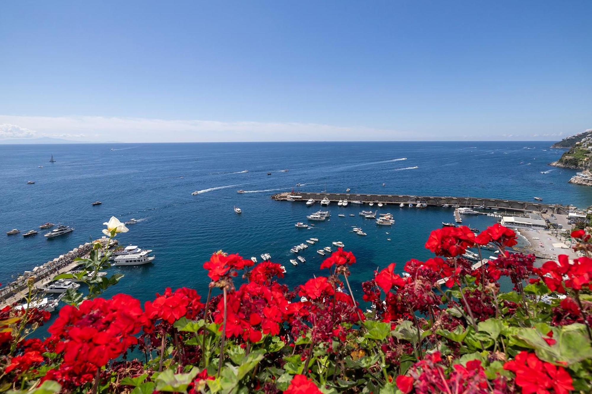Apartments Amalfi Design Sea View Accessible By 250 Steps 外观 照片