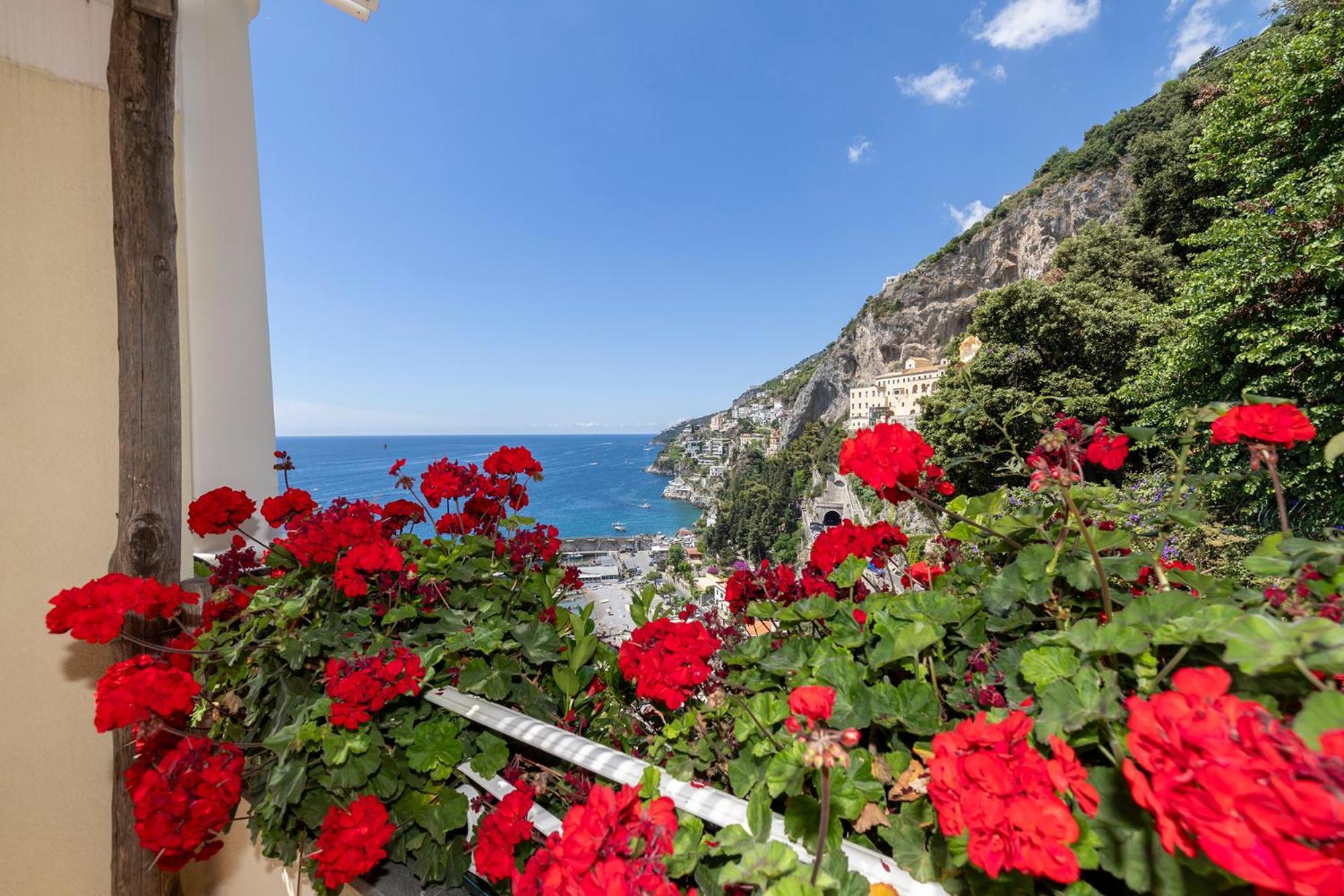 Apartments Amalfi Design Sea View Accessible By 250 Steps 外观 照片