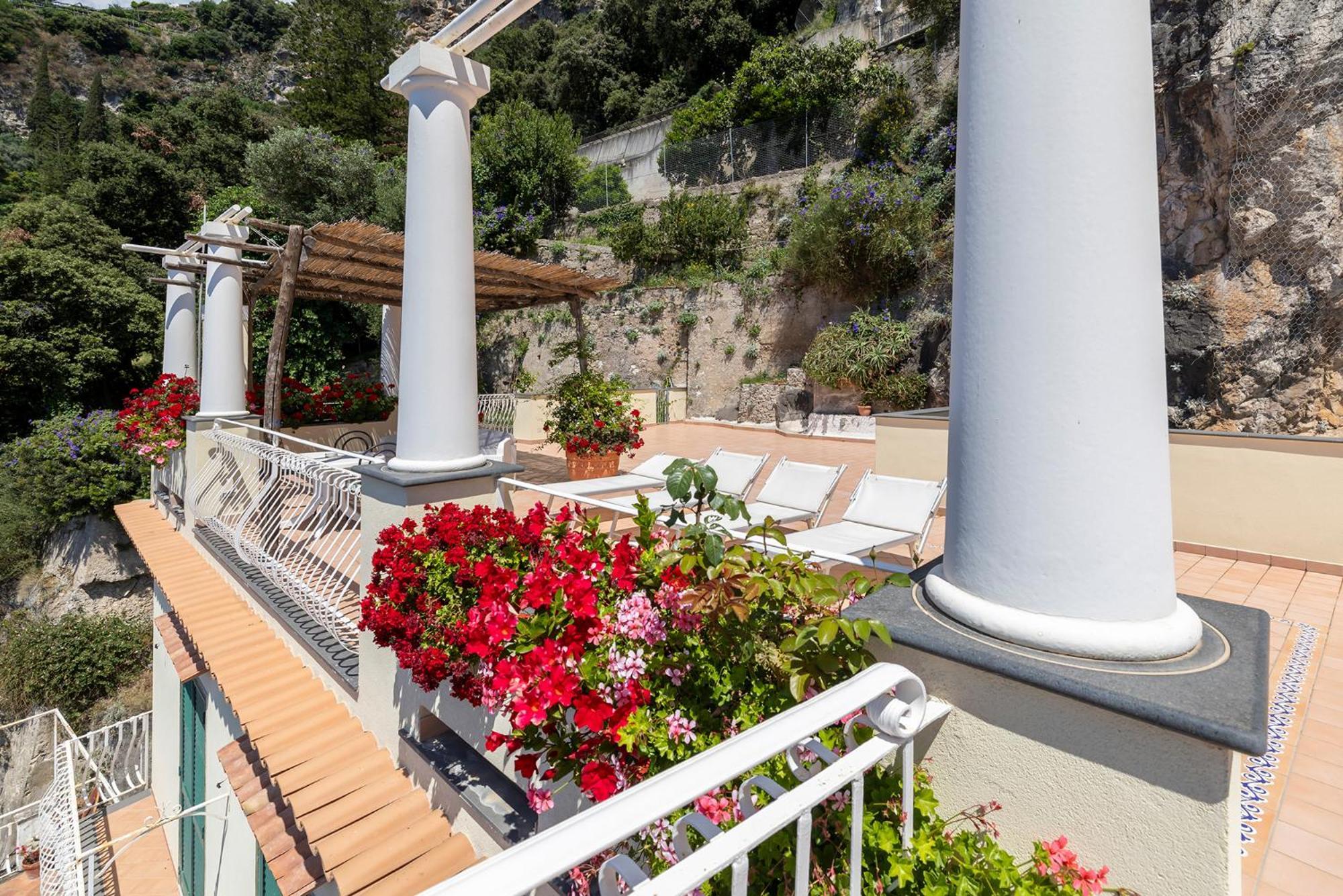 Apartments Amalfi Design Sea View Accessible By 250 Steps 外观 照片